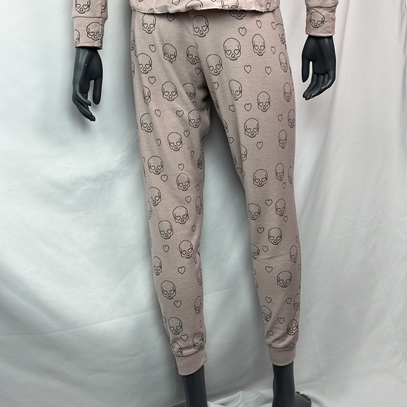 Chaser blush pink skull and hearts hooded sweater and pant set small and medium - Picture 9 of 11